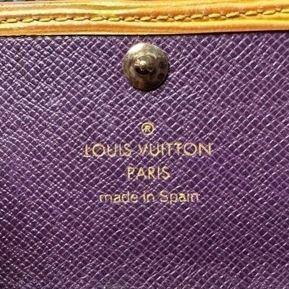 Louis Vuitton Epi leather 4 Ring Key Case. Yellow - Picture 5 of 11